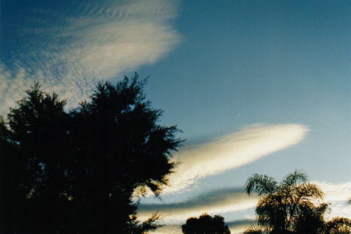 altocumulus lenticularis : Oakhurst, NSW   2 August 1998