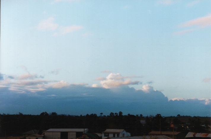 thunderstorm cumulonimbus_calvus : Schofields, NSW   22 April 1999
