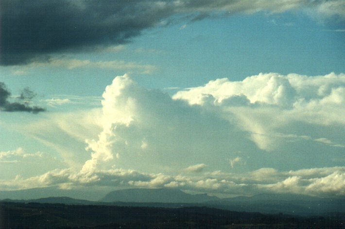 overshoot overshooting_top : McLeans Ridges, NSW   25 October 2000