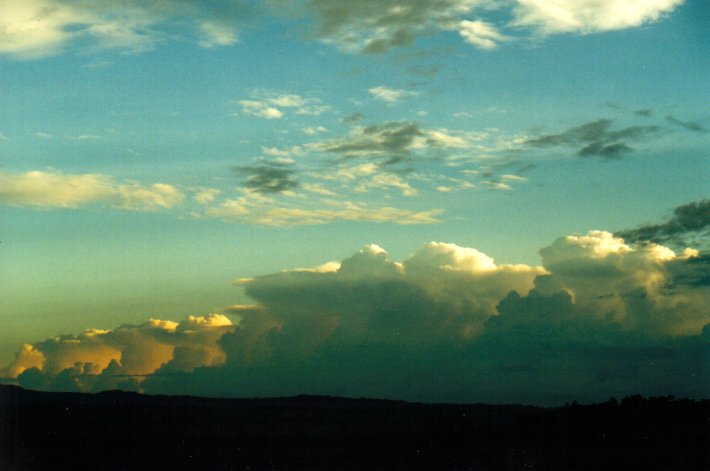 thunderstorm cumulonimbus_incus : McLeans Ridges, NSW   9 March 2001