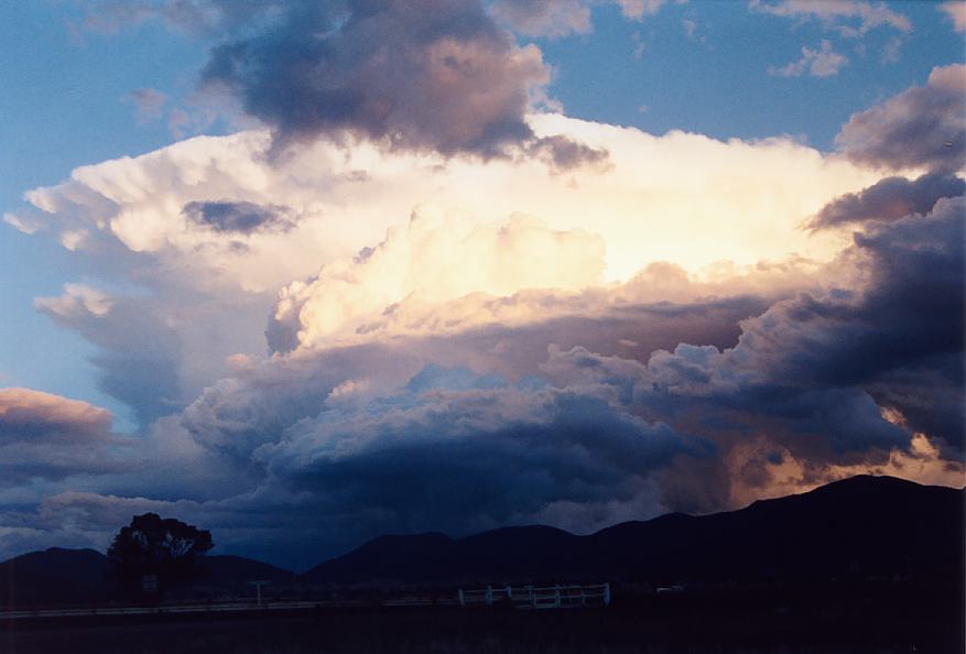 thunderstorm cumulonimbus_incus : near Manilla, NSW   2 October 2003