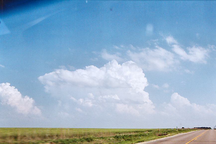 thunderstorm cumulonimbus_calvus : N of Coldwater, Kansas, USA   12 May 2004