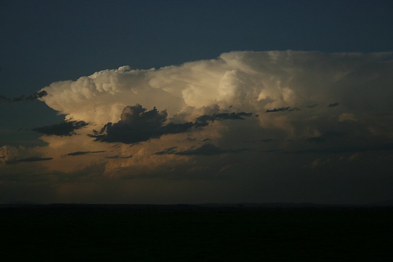 thunderstorm cumulonimbus_incus : Kempsey, NSW   13 December 2005