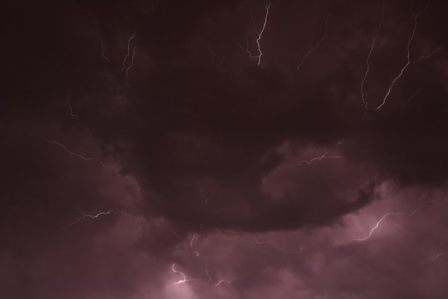 lightning lightning_bolts : Schuyler, Nebraska, USA   23 May 2006