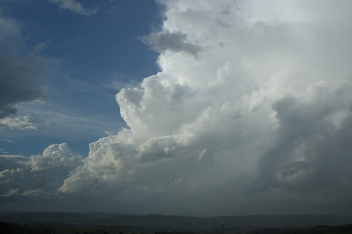 thunderstorm cumulonimbus_incus : McLeans Ridges, NSW   26 October 2007
