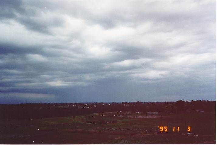 stratocumulus stratocumulus_cloud : Schofields, NSW   3 November 1995