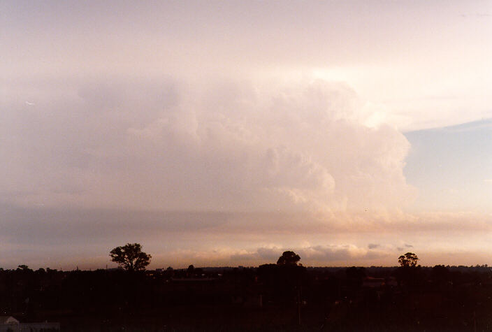 thunderstorm cumulonimbus_incus : Schofields, NSW   19 December 1997