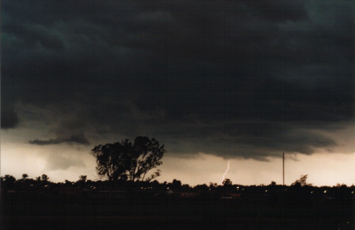 lightning lightning_bolts : Oakhurst, NSW   24 January 1998