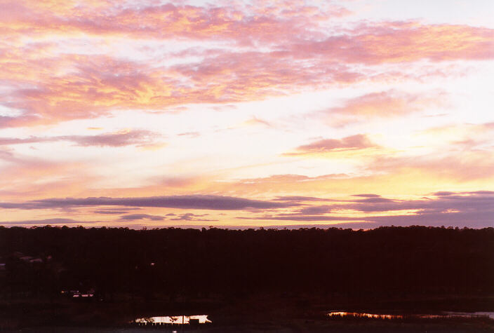 altocumulus altocumulus_cloud : Schofields, NSW   25 April 1998