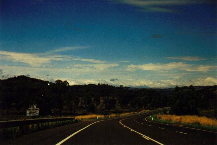 stratocumulus stratocumulus_cloud : N of Murrurundi, NSW   31 January 1999