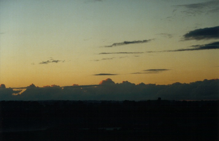 thunderstorm cumulonimbus_calvus : Schofields, NSW   16 May 2000