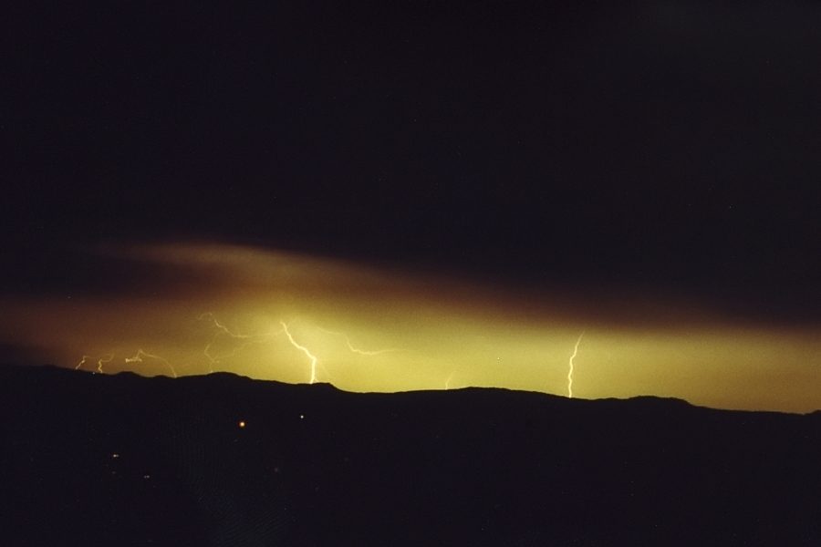 lightning lightning_bolts : McLeans Ridges, NSW   26 October 2000