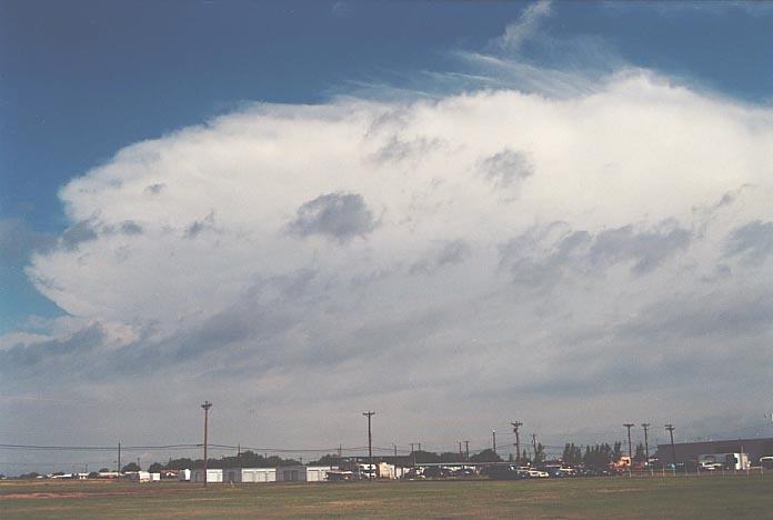anvil thunderstorm_anvils : Dumas, Texas, USA   29 May 2001