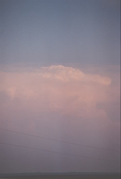 thunderstorm cumulonimbus_incus : S of Booker, NW Texas, USA   16 May 2002