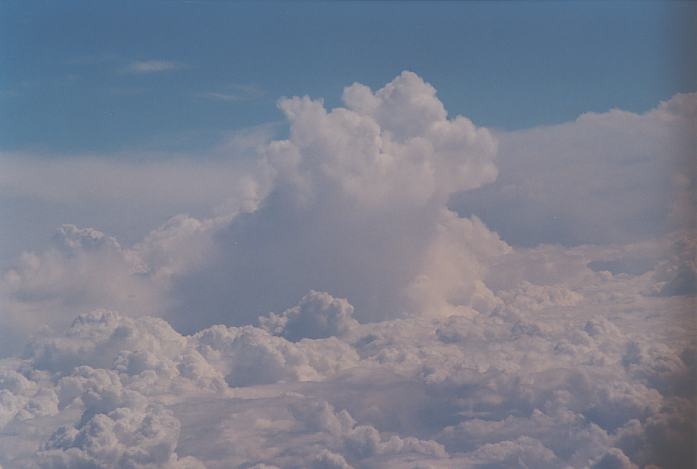 thunderstorm cumulonimbus_calvus : between Dallas and Los Angeles, USA   7 June 2002