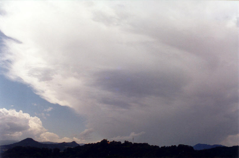 anvil thunderstorm_anvils : Brunswick Heads, NSW   30 November 2002