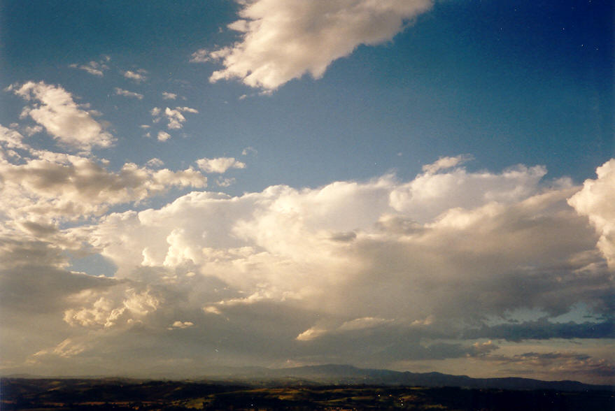 thunderstorm cumulonimbus_incus : McLeans Ridges, NSW   22 March 2003