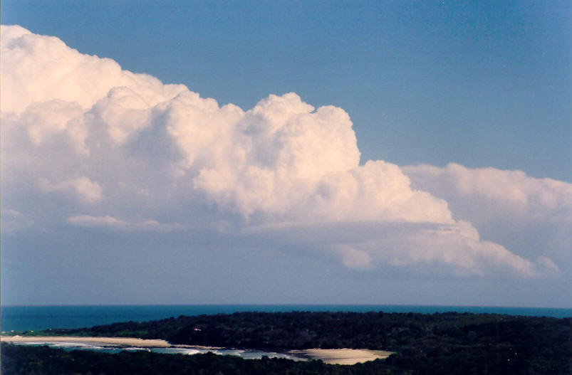 thunderstorm cumulonimbus_calvus : Evans Head, NSW   10 October 2003