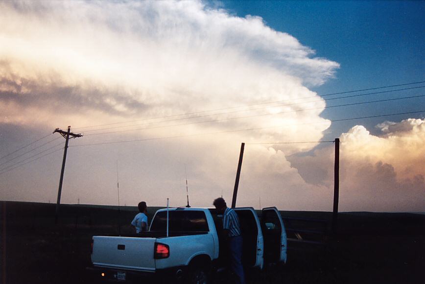 cumulonimbus supercell_thunderstorm : NW of Topeka, Kansas, USA   24 May 2004