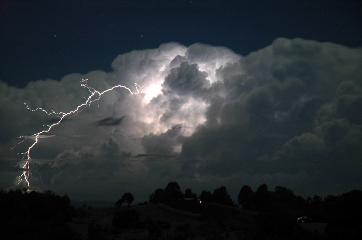 lightning lightning_bolts : McLeans Ridges, NSW   29 July 2004