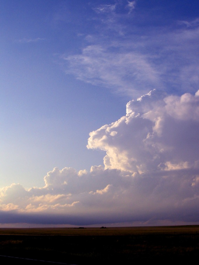 thunderstorm cumulonimbus_calvus : SE of Des Moines, New Mexico, USA   30 May 2005