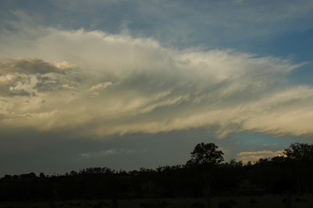 anvil thunderstorm_anvils : near Yarraman, QLD   26 December 2005