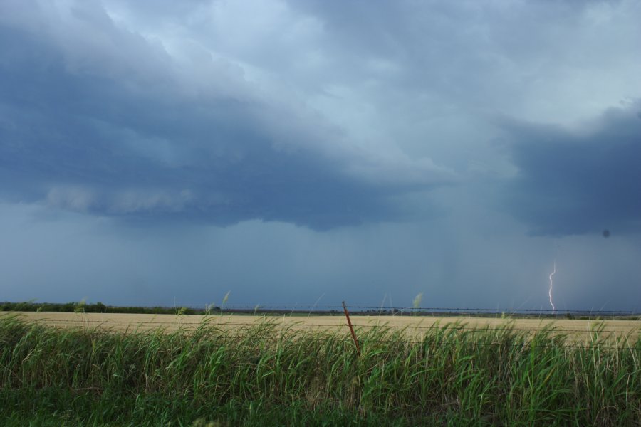 cumulonimbus thunderstorm_base : near Mangum, Oklahoma, USA   30 May 2006