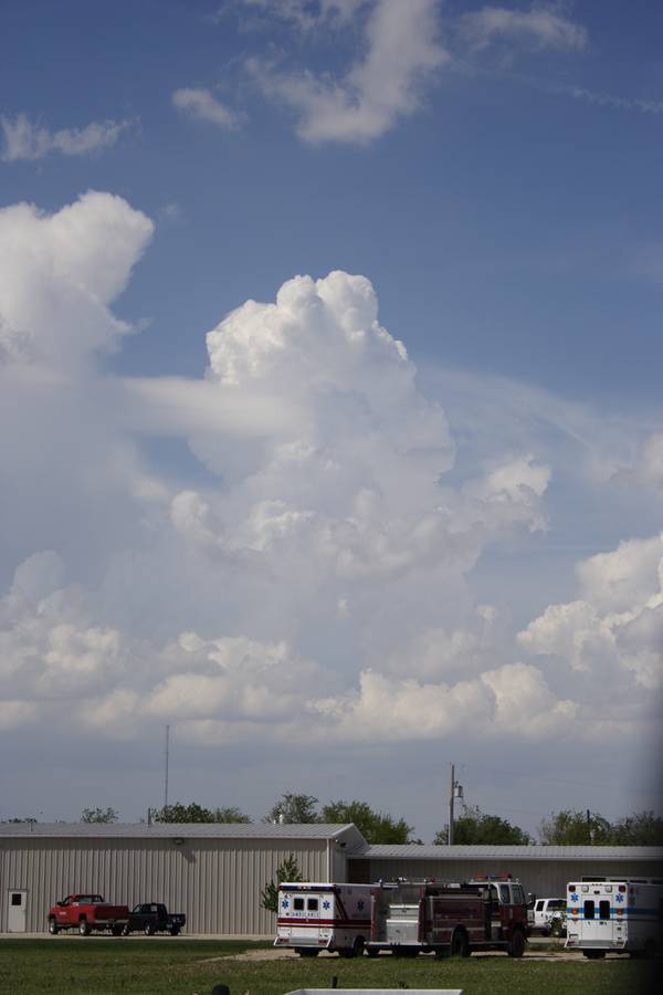 thunderstorm cumulonimbus_calvus : York, Nebraska, USA   14 May 2007
