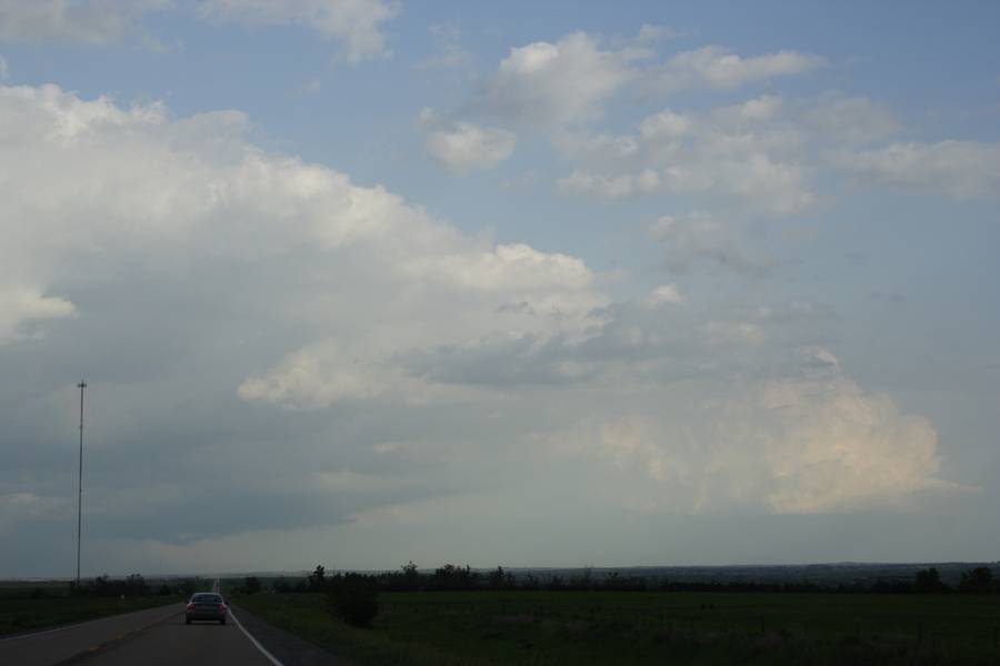 thunderstorm cumulonimbus_calvus : near Paxton, Nebraska, USA   16 May 2007