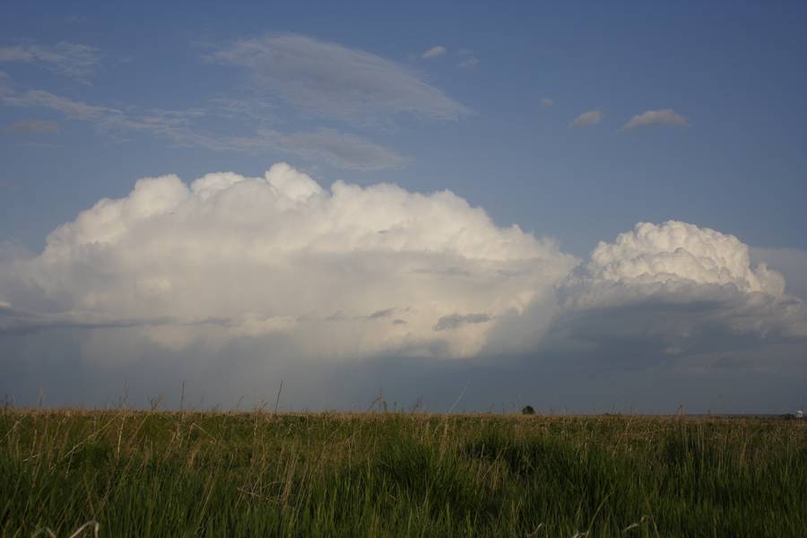 thunderstorm cumulonimbus_calvus : near McCook, Nebraska, USA   16 May 2007