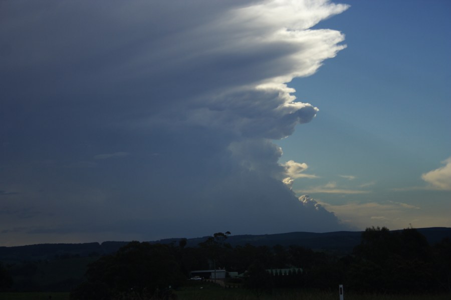updraft thunderstorm_updrafts : E of Bathurst, NSW   7 December 2007