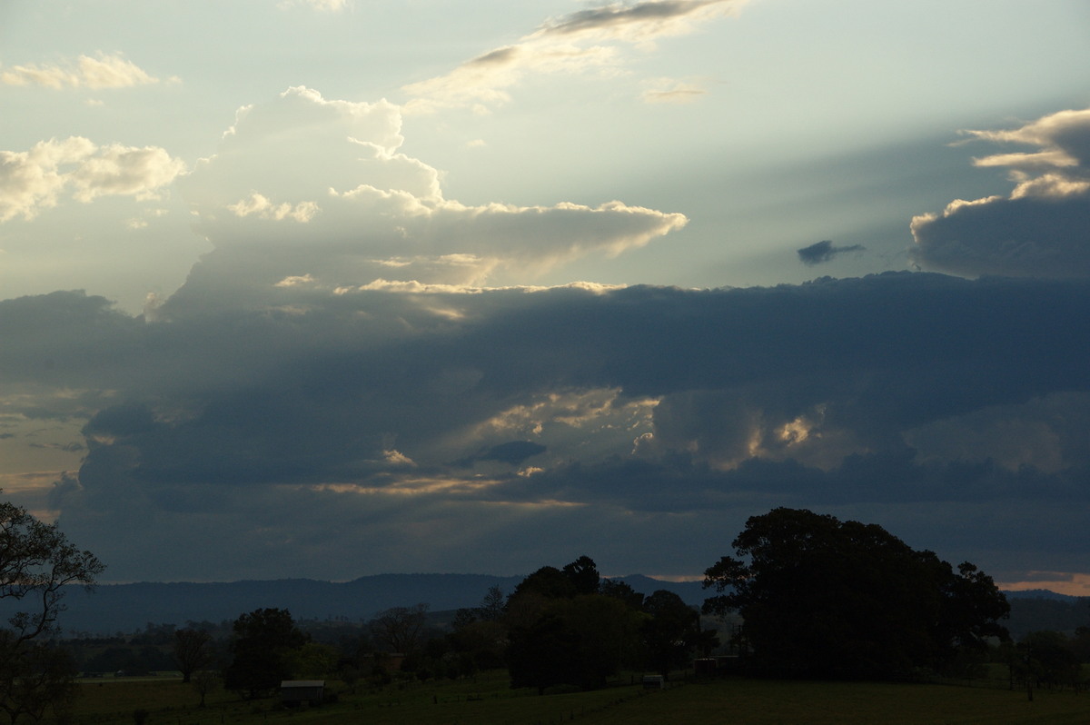 thunderstorm cumulonimbus_calvus : S of Kyogle, NSW   21 September 2008